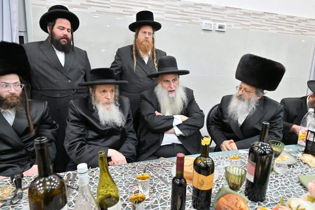 בהשתתפות אדמו"רים: תיעוד מימי השמחה אצל סגר"ע אשדוד