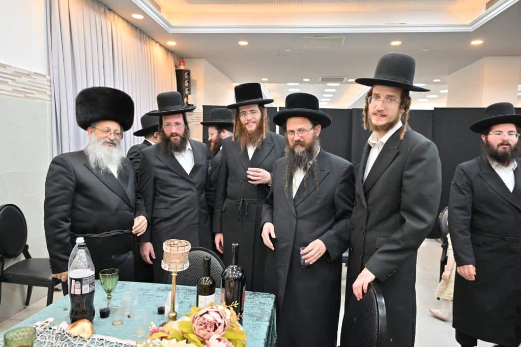 בהשתתפות אדמו"רים: תיעוד מימי השמחה אצל סגר"ע אשדוד