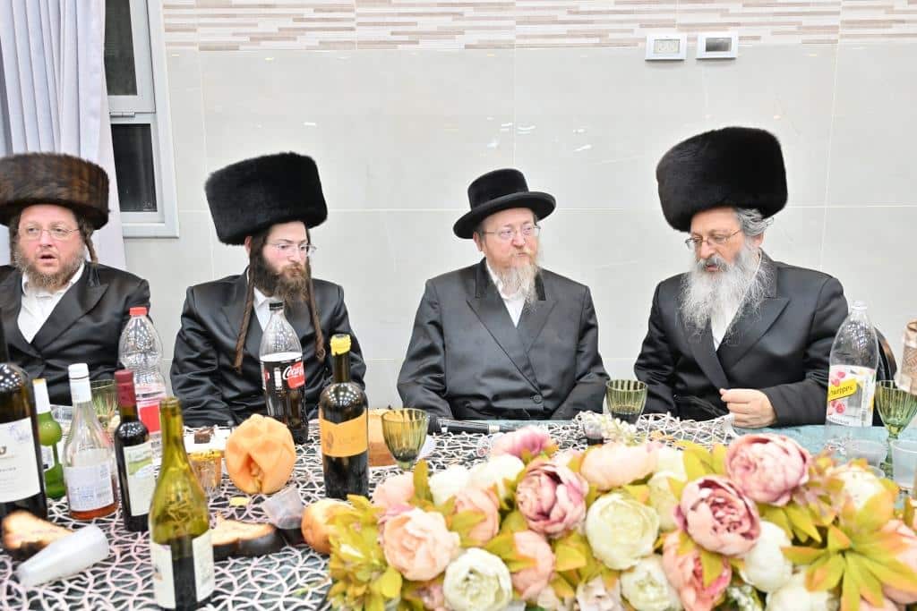 בהשתתפות אדמו"רים: תיעוד מימי השמחה אצל סגר"ע אשדוד