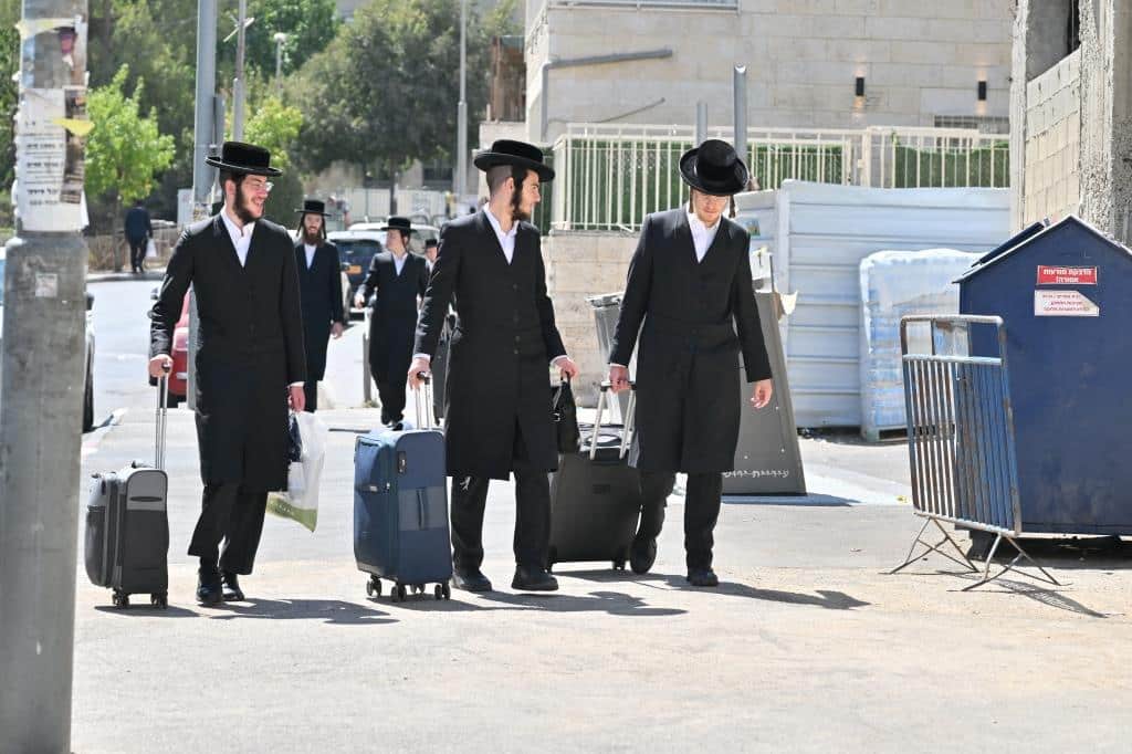 גלריה: כך פתחו הבחורים החסידיים את זמן אלול