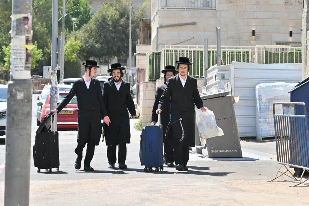 גלריה: כך פתחו הבחורים החסידיים את זמן אלול
