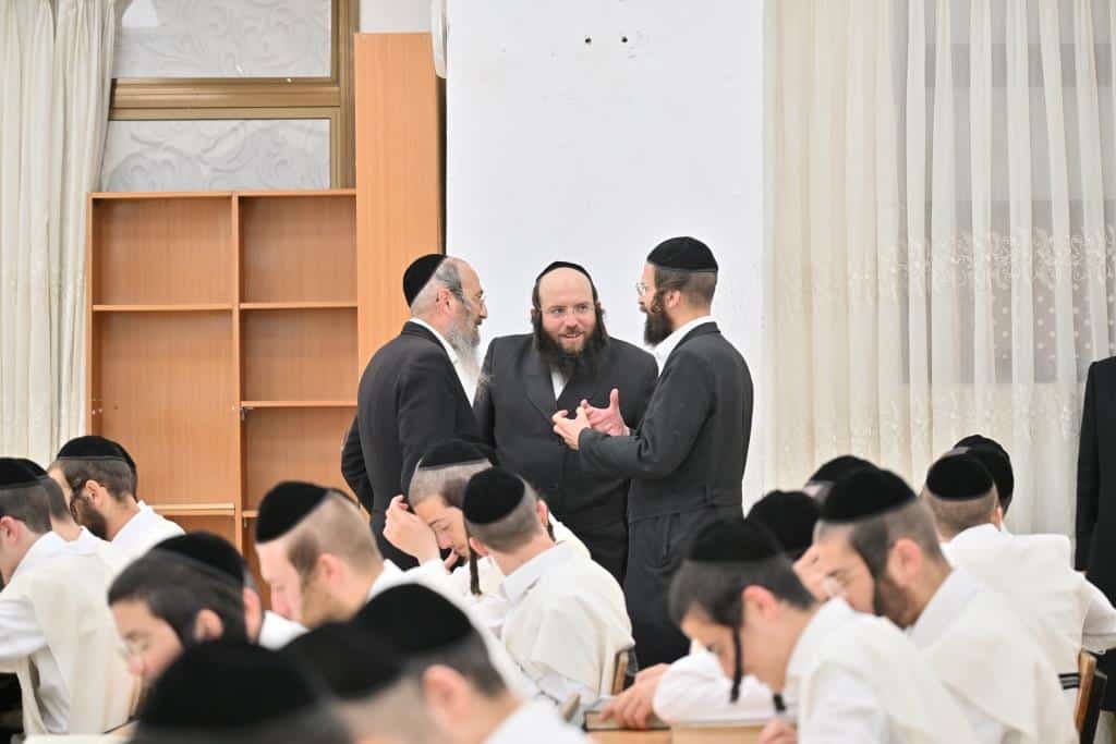 גלריה: כך פתחו הבחורים החסידיים את זמן אלול