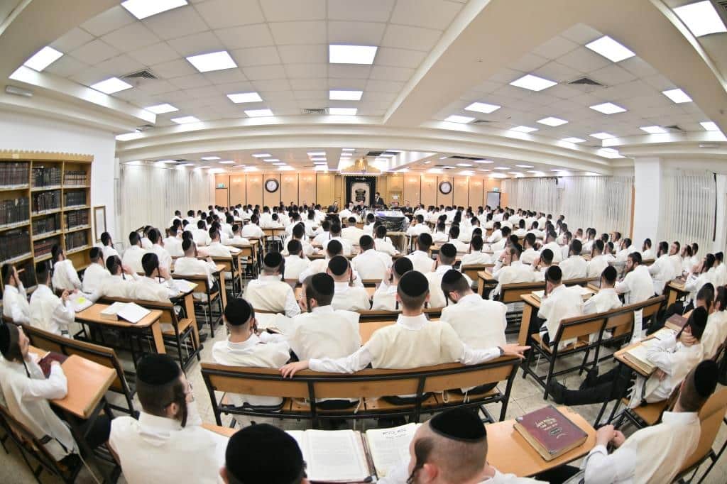 גלריה: כך פתחו הבחורים החסידיים את זמן אלול