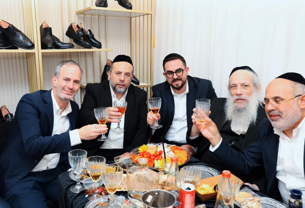 רבנים ואישי ציבור השתתפו בטקס ההשקה לטרקלין הנעליים "ברוזה" בבני ברק