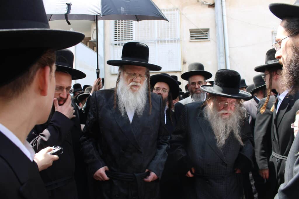 בני ברק נפרדה: אלפים ליוו את אם האדמו"ר ממודזי'ץ