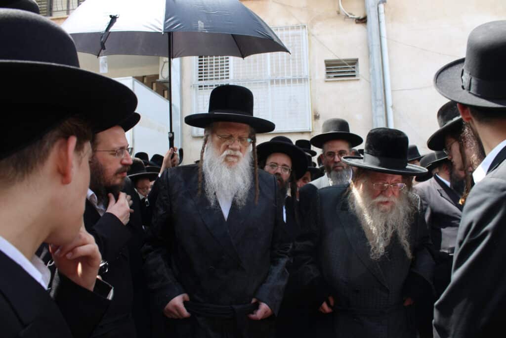 בני ברק נפרדה: אלפים ליוו את אם האדמו"ר ממודזי'ץ