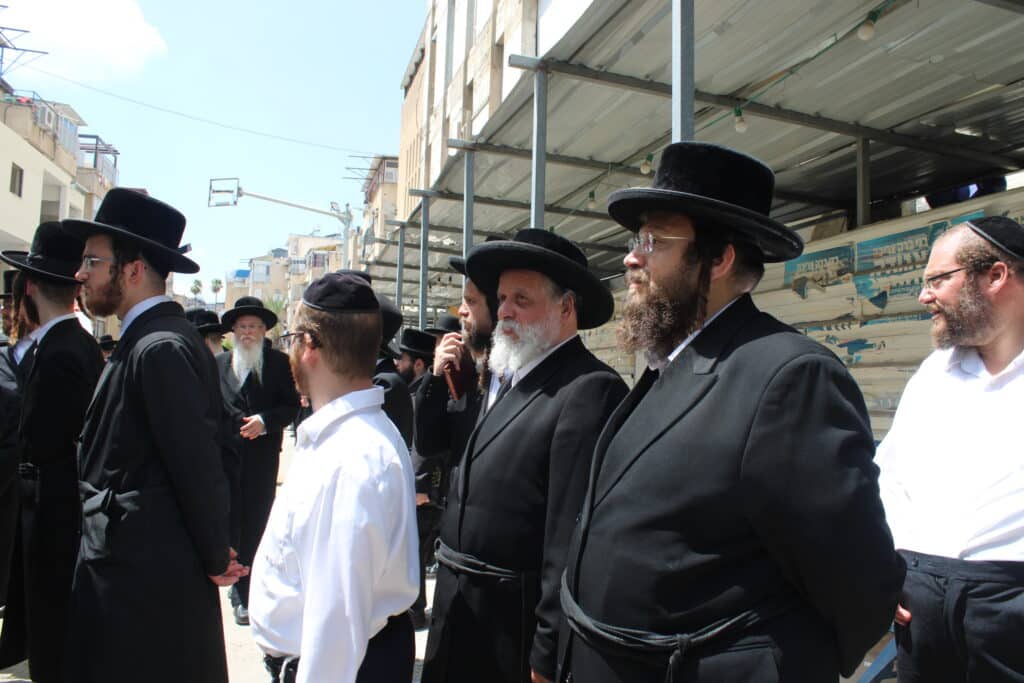 בני ברק נפרדה: אלפים ליוו את אם האדמו"ר ממודזי'ץ