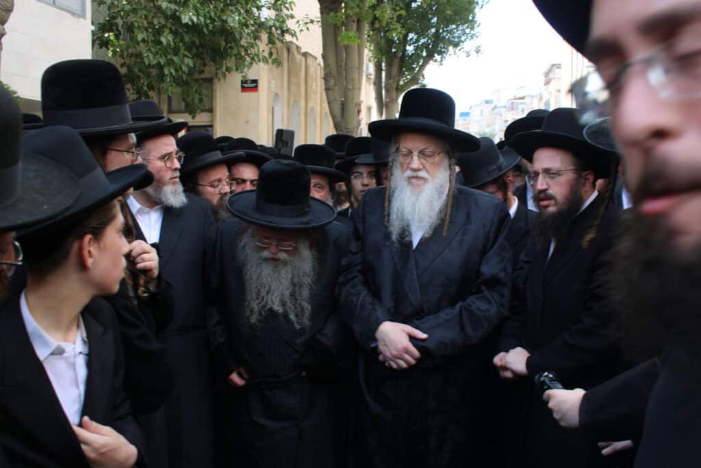 בני ברק נפרדה: אלפים ליוו את אם האדמו"ר ממודזי'ץ