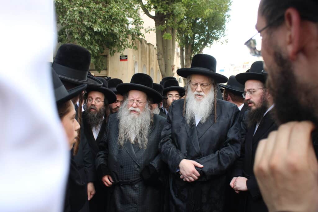 בני ברק נפרדה: אלפים ליוו את אם האדמו"ר ממודזי'ץ