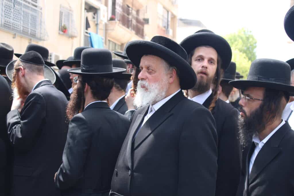 בני ברק נפרדה: אלפים ליוו את אם האדמו"ר ממודזי'ץ