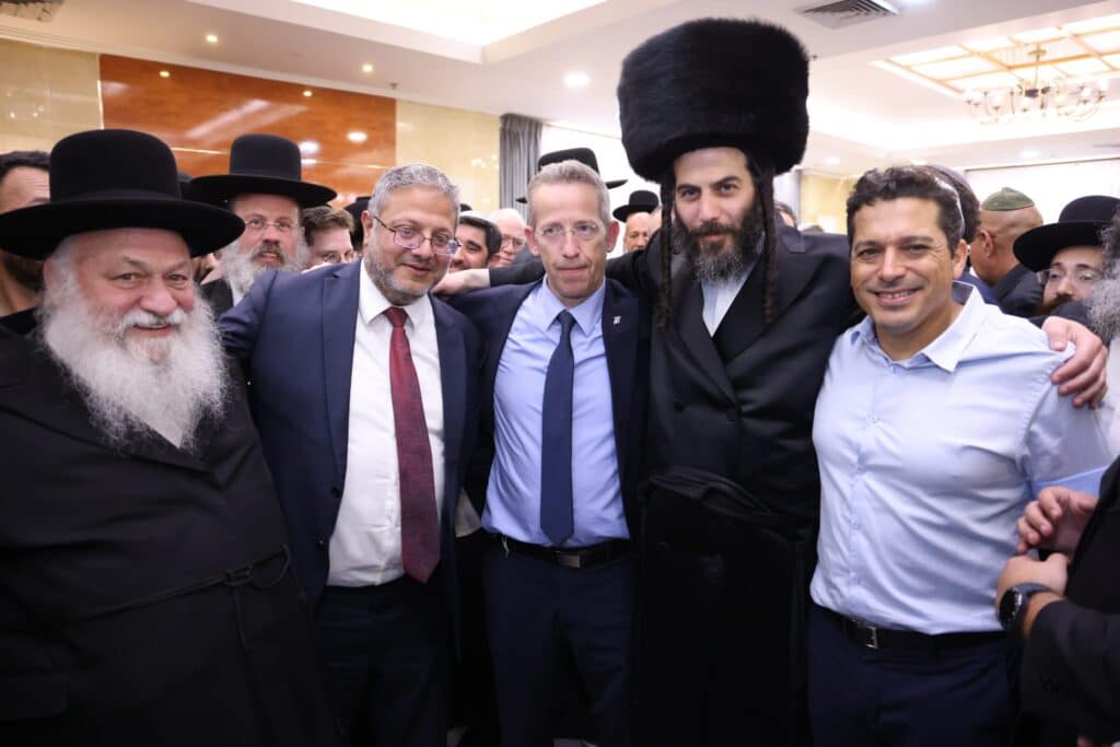 מוטי בבצ'יק חיתן, בכירי המדינה הגיעו • תיעוד ענק