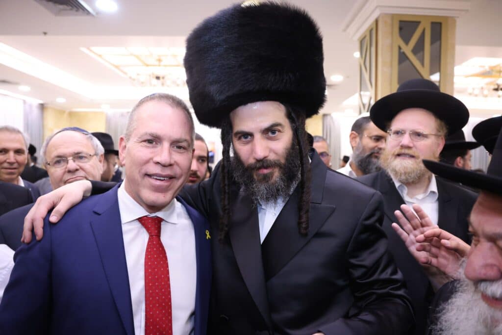 מוטי בבצ'יק חיתן, בכירי המדינה הגיעו • תיעוד ענק