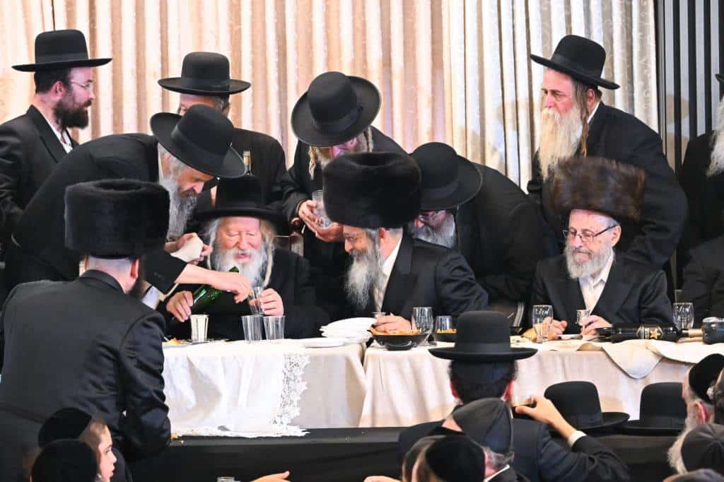 בהשתתפות אדמו"רים: תיעוד מימי השמחה אצל סגר"ע אשדוד