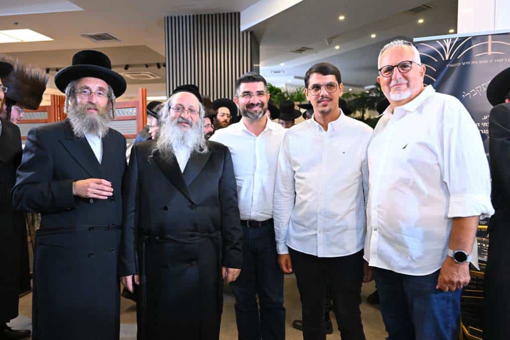 בהשתתפות אדמו"רים: תיעוד מימי השמחה אצל סגר"ע אשדוד