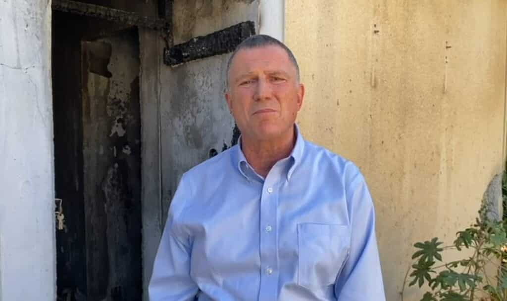 האיראנים משחקים באש והפוליטיקאים משחקים בדלק