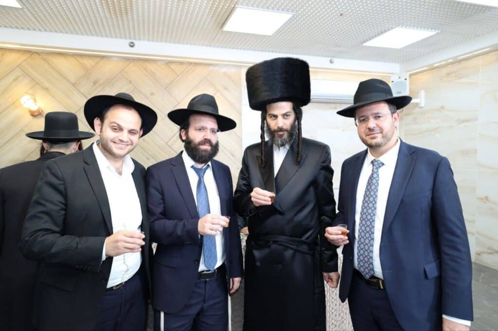 גדו״י בשמחת השבוע ברכות לבתו של בבצ׳יק