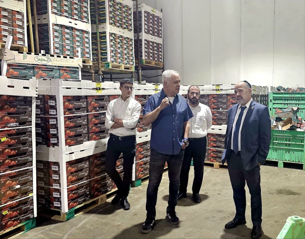 לקראת ראש השנה: מרגי הגיע למוקד החלוקה הגדול