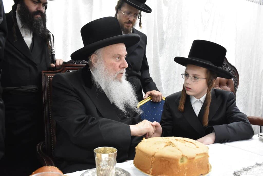 שמחת בר מצווה בחצרות מודזיץ ליזענסק