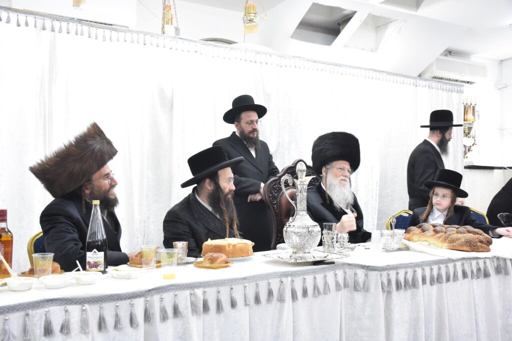 שמחת בר מצווה בחצרות מודזיץ ליזענסק