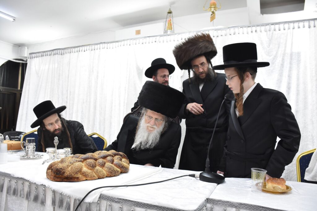 שמחת בר מצווה בחצרות מודזיץ ליזענסק