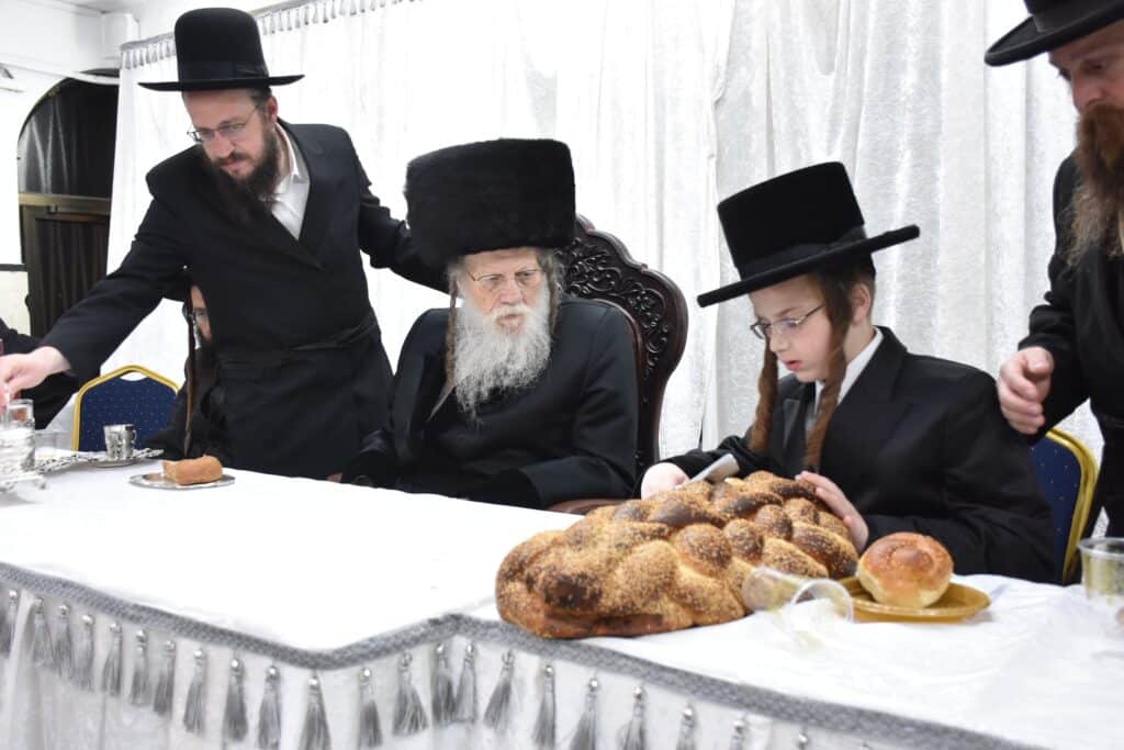 שמחת בר מצווה בחצרות מודזיץ ליזענסק