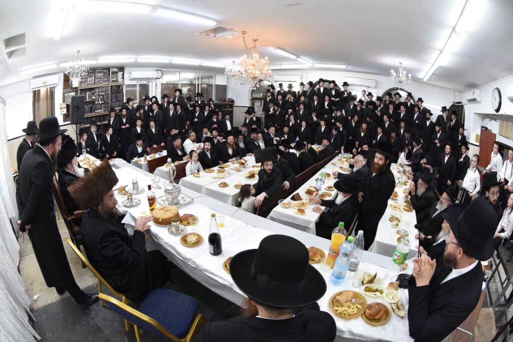 שמחת בר מצווה בחצרות מודזיץ ליזענסק