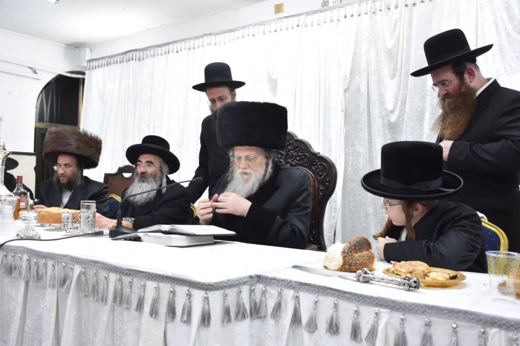 שמחת בר מצווה בחצרות מודזיץ ליזענסק