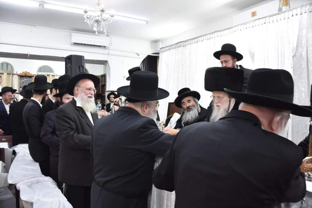 שמחת בר מצווה בחצרות מודזיץ ליזענסק