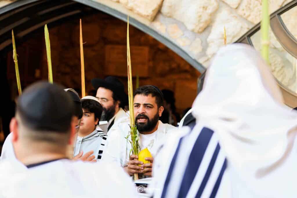 רבבות השתתפו במעמד ברכת כהנים ברחבת הכותל