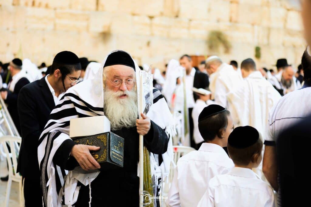 רבבות השתתפו במעמד ברכת כהנים ברחבת הכותל