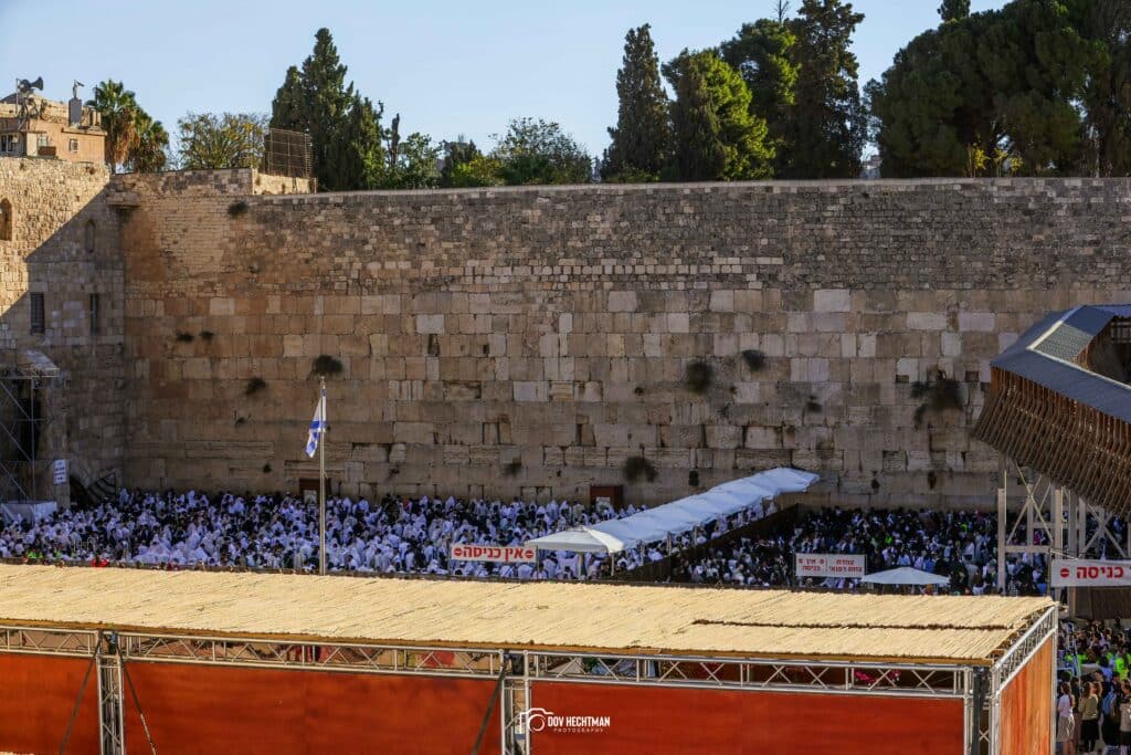 רבבות השתתפו במעמד ברכת כהנים ברחבת הכותל
