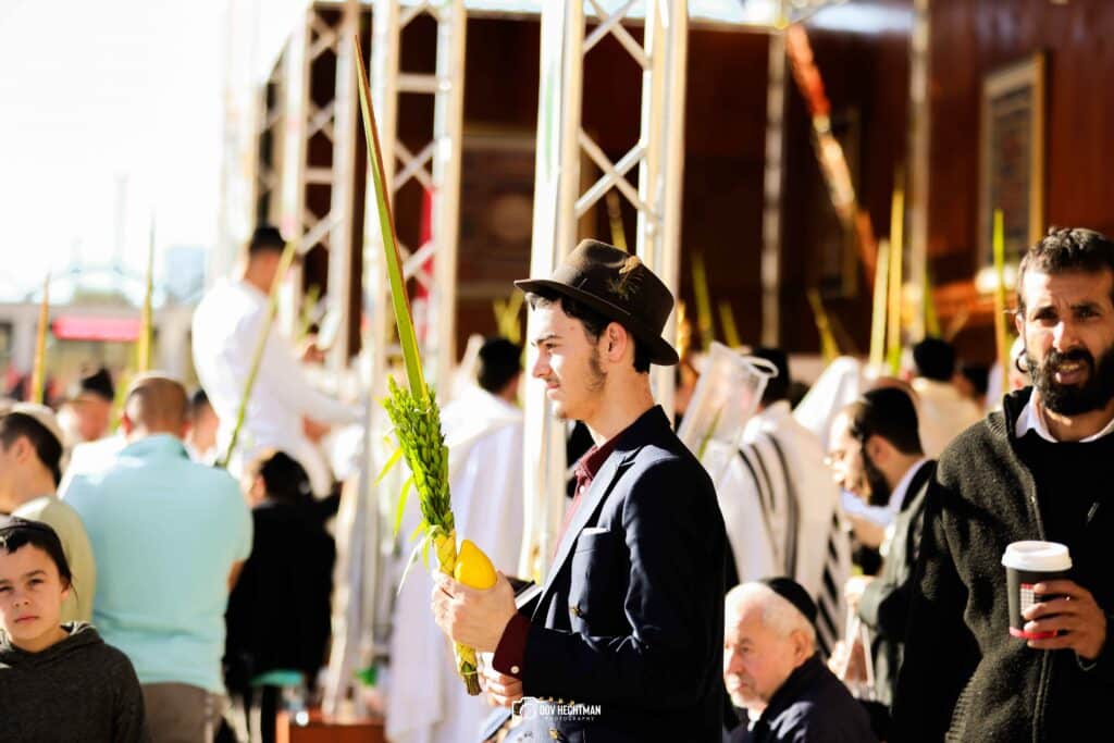רבבות השתתפו במעמד ברכת כהנים ברחבת הכותל