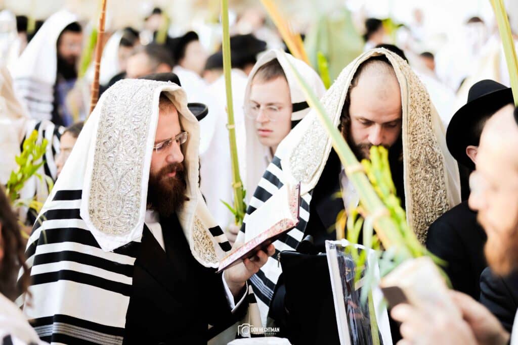 רבבות השתתפו במעמד ברכת כהנים ברחבת הכותל