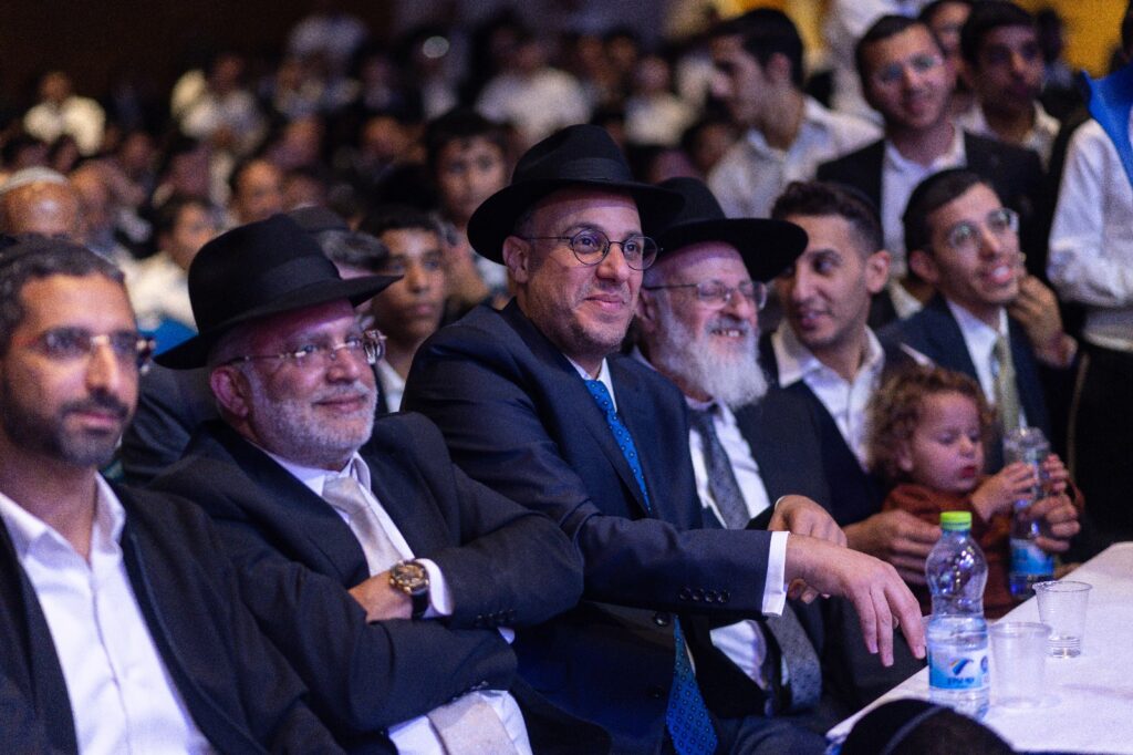 בחול המועד: אלפי בני תימן קיבלו את פניו של חבר המועצת