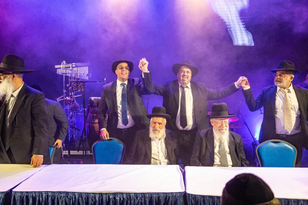 בחול המועד: אלפי בני תימן קיבלו את פניו של חבר המועצת