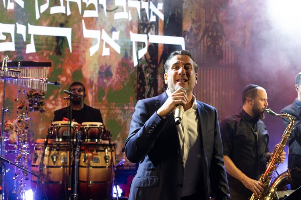 בחול המועד: אלפי בני תימן קיבלו את פניו של חבר המועצת