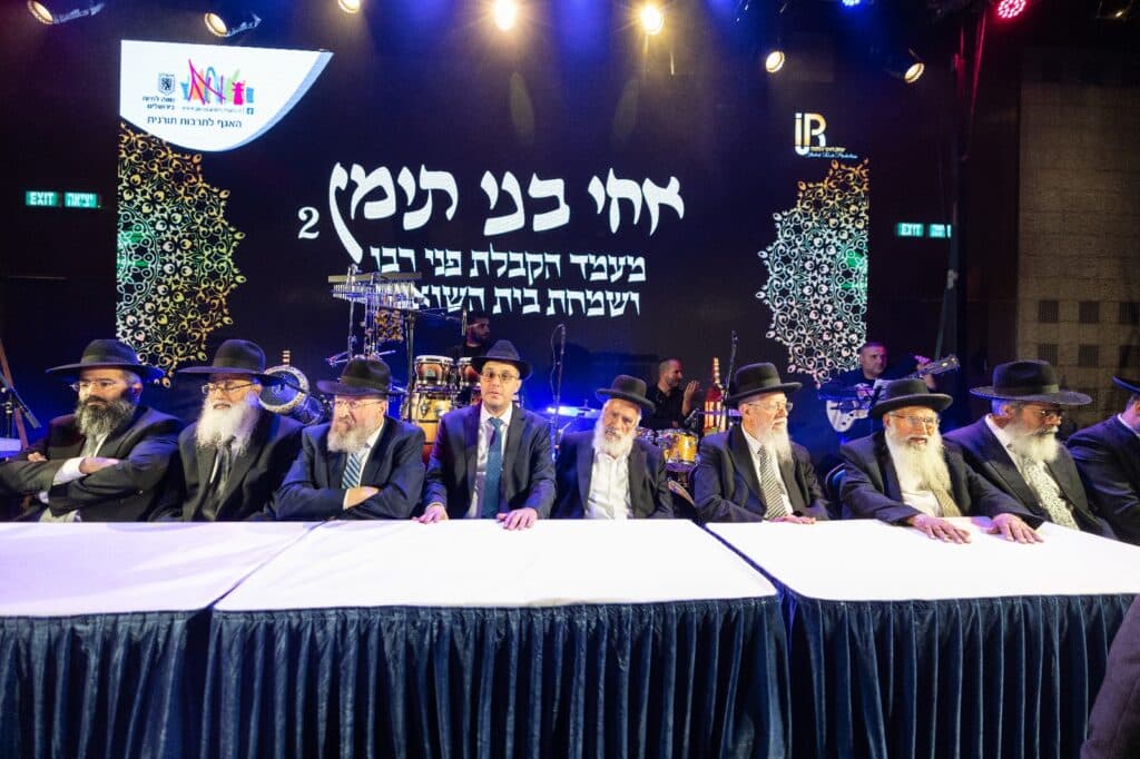 בחול המועד: אלפי בני תימן קיבלו את פניו של חבר המועצת