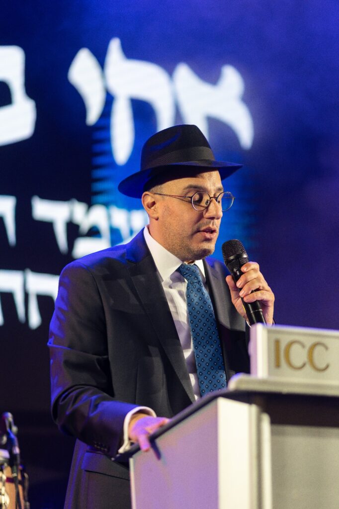 בחול המועד: אלפי בני תימן קיבלו את פניו של חבר המועצת