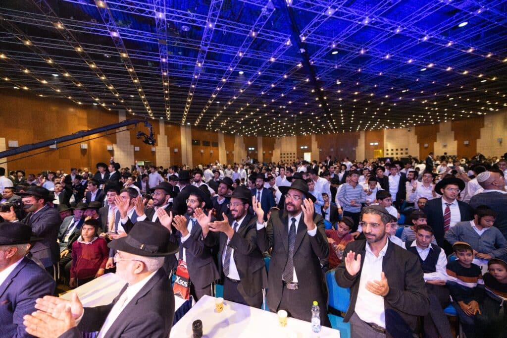 בחול המועד: אלפי בני תימן קיבלו את פניו של חבר המועצת