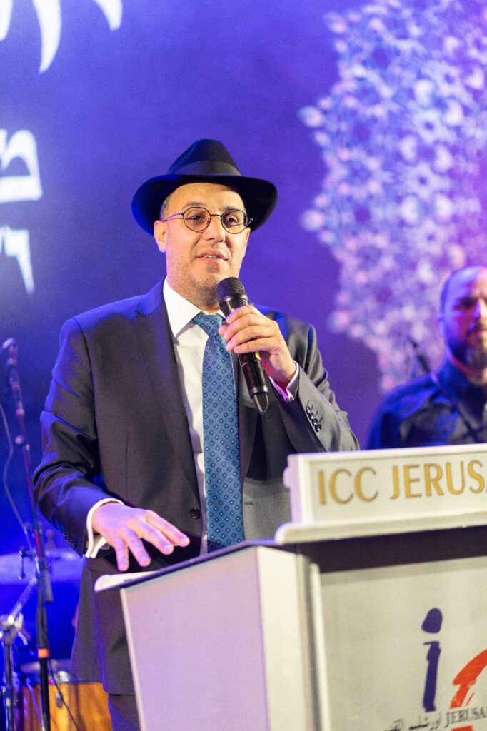 בחול המועד: אלפי בני תימן קיבלו את פניו של חבר המועצת