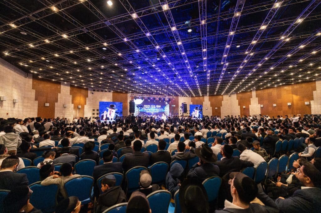 בחול המועד: אלפי בני תימן קיבלו את פניו של חבר המועצת