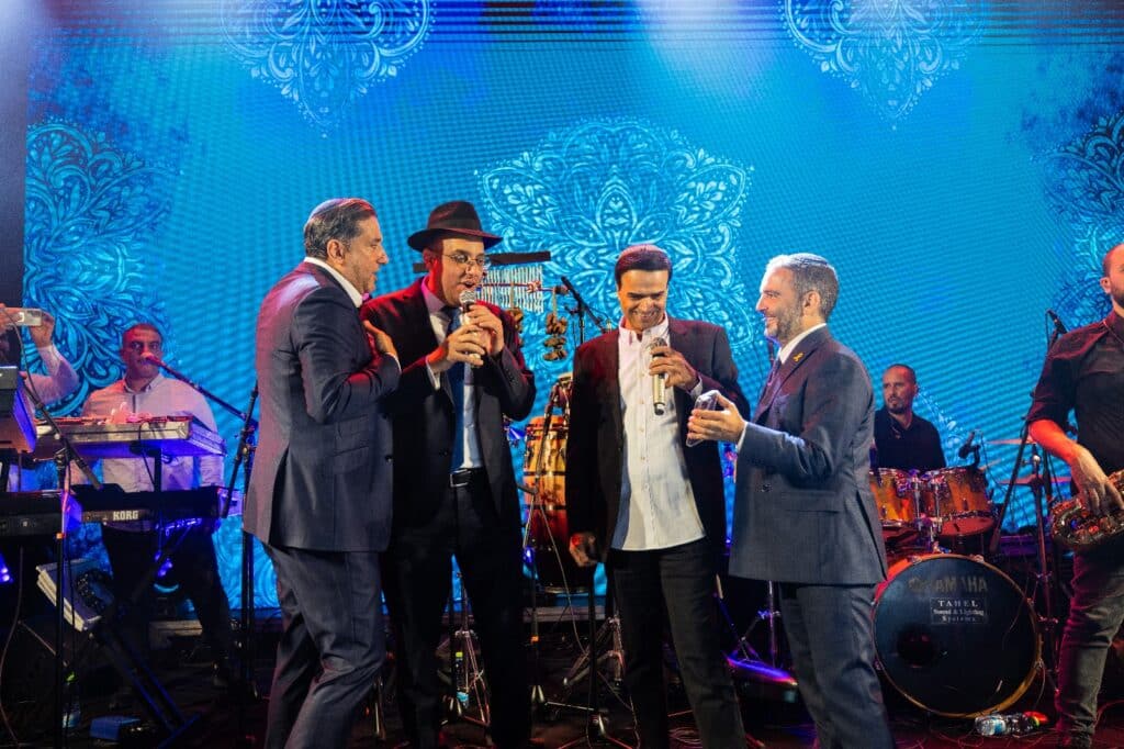 בחול המועד: אלפי בני תימן קיבלו את פניו של חבר המועצת