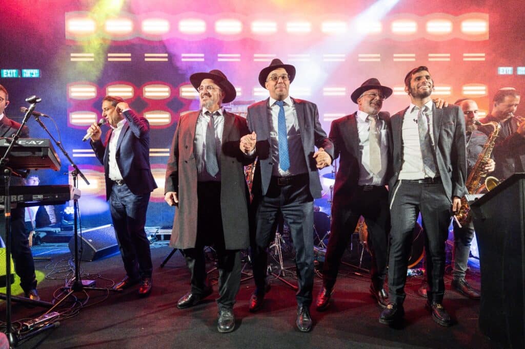 בחול המועד: אלפי בני תימן קיבלו את פניו של חבר המועצת