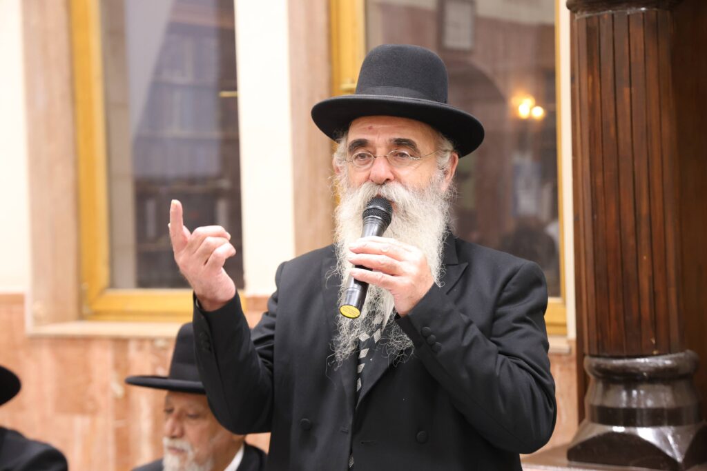 רבני העדה התימנית פתחו את ההיכל והתפללו לשלום העם רבני העדה התימנית פתחו את ההיכל והתפללו לשלום העם