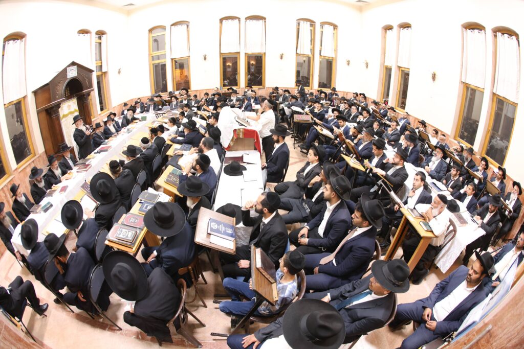 רבני העדה התימנית פתחו את ההיכל והתפללו לשלום העם רבני העדה התימנית פתחו את ההיכל והתפללו לשלום העם