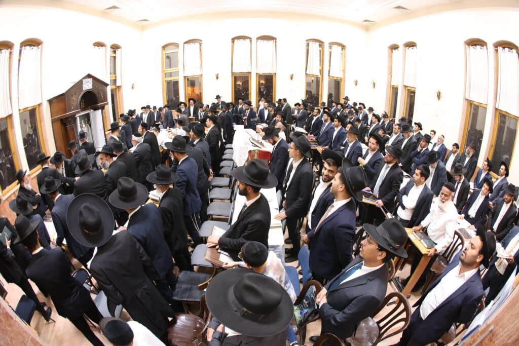 רבני העדה התימנית פתחו את ההיכל והתפללו לשלום העם רבני העדה התימנית פתחו את ההיכל והתפללו לשלום העם