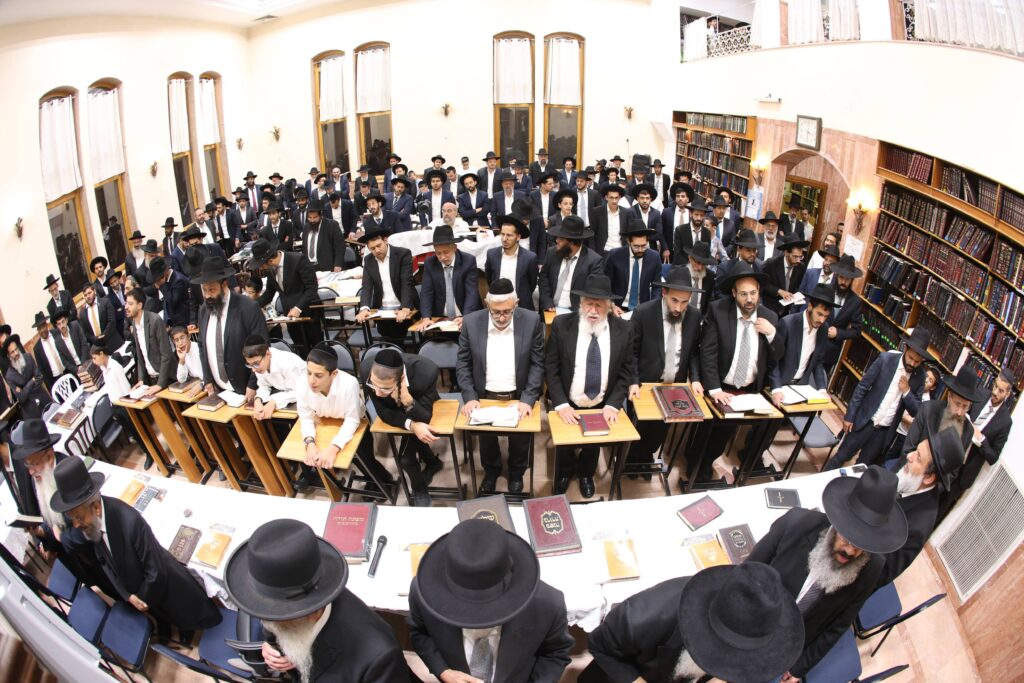 רבני העדה התימנית פתחו את ההיכל והתפללו לשלום העם רבני העדה התימנית פתחו את ההיכל והתפללו לשלום העם