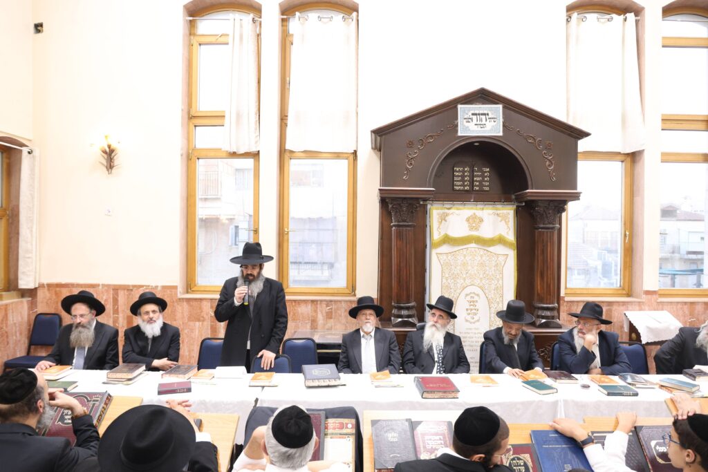 רבני העדה התימנית פתחו את ההיכל והתפללו לשלום העם רבני העדה התימנית פתחו את ההיכל והתפללו לשלום העם