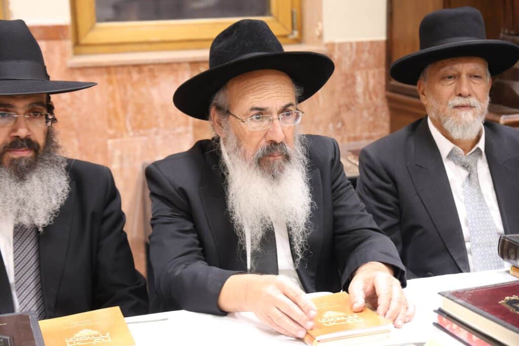 רבני העדה התימנית פתחו את ההיכל והתפללו לשלום העם רבני העדה התימנית פתחו את ההיכל והתפללו לשלום העם