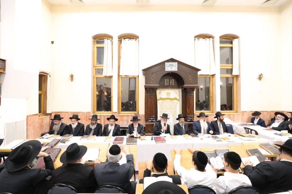 רבני העדה התימנית פתחו את ההיכל והתפללו לשלום העם רבני העדה התימנית פתחו את ההיכל והתפללו לשלום העם